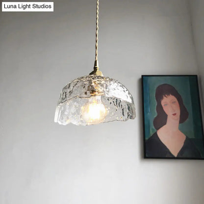 Lámpara colgante antigua con pantalla y cristal transparente martillado: perfecta para el comedor.