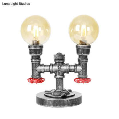 Lámpara de mesa redonda de plata antigua con pantalla de cristal transparente/ámbar - Estilo industrial, 2 luces y base robusta