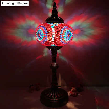 Lámpara de mesa de noche antigua de vitral con diseño elíptico – Ideal para el escritorio del dormitorio – Disponible en blanco, rojo y azul