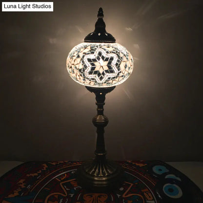 Lámpara de mesa de noche antigua de vitral con diseño elíptico – Ideal para el escritorio del dormitorio – Disponible en blanco, rojo y azul