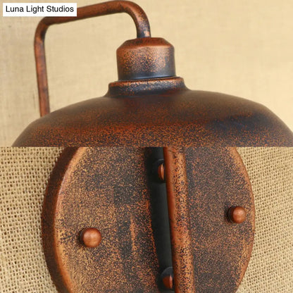 مصباح حائطي عتيق الطراز، مزود بمصباح واحد، باللون الأسود/الصدأ المعدني، مزود بذراع منحني للممر