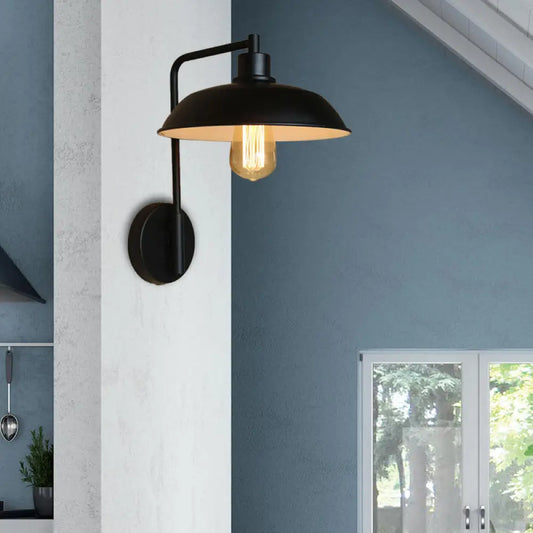 Aplique de pared estilo granero antiguo de 1 luz en negro/óxido metálico – Brazo curvo para pasillo