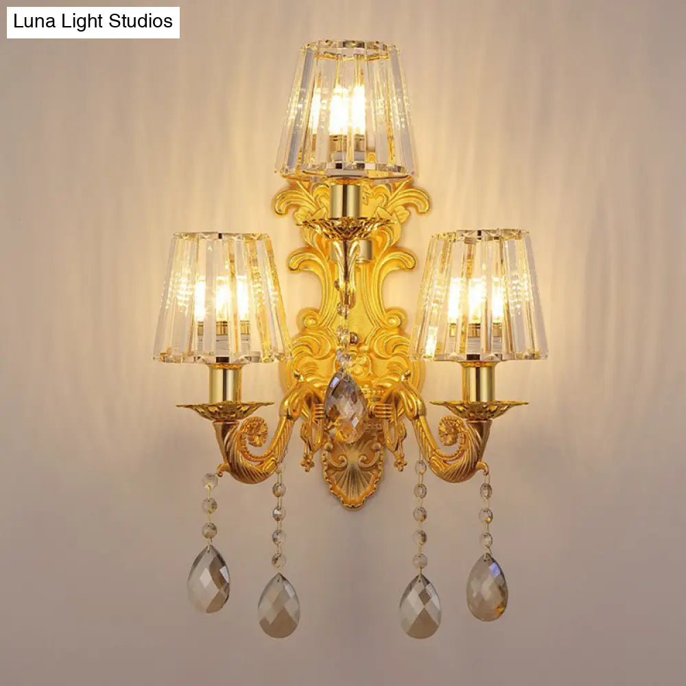 Aplique de pared de estilo antiguo con tres luces y gota de cristal - Lámpara de pared metálica