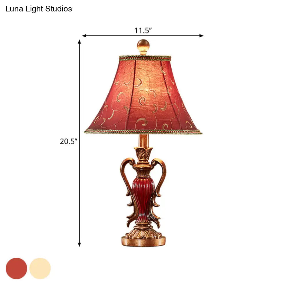 Lámpara de mesilla de estilo antiguo en rojo y blanco con pantalla acampanada