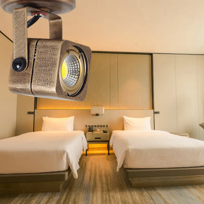 Lámpara de techo DecorBites™ de latón estilo antiguo - LED, semiempotrada, ajustable, 3"/5" de ancho.