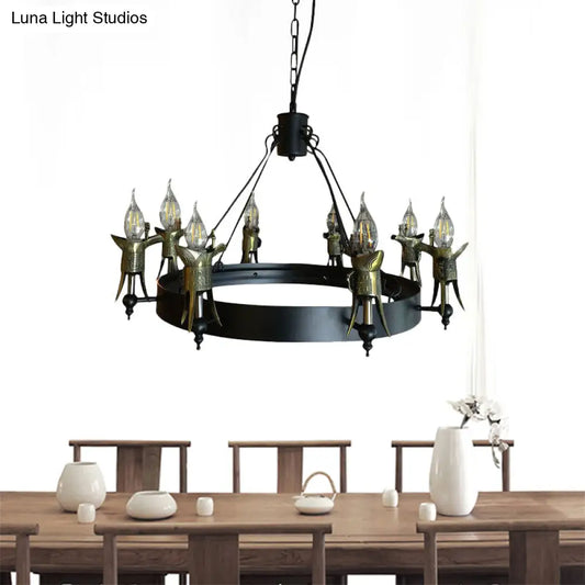 Lámpara colgante de latón de estilo antiguo con múltiples luces y luz de araña de estilo rústico.