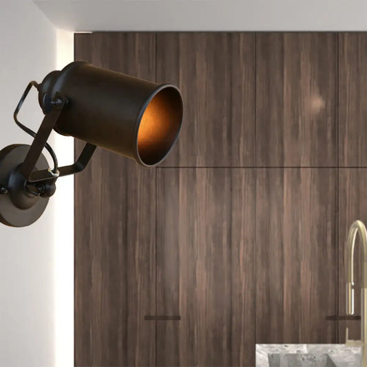 Aplique de pared cilíndrico de estilo antiguo con acabado metálico y soporte de pared en negro/óxido para salas de estar