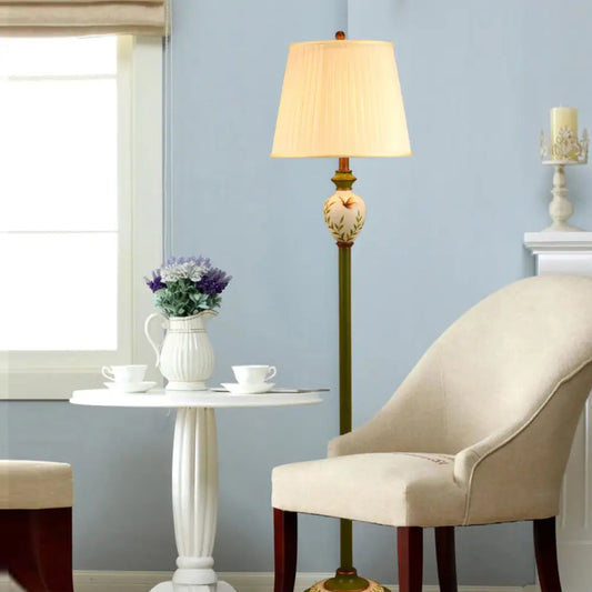 Lámpara de pie de estilo antiguo con pantalla cónica verde - Tela, 1 cabezal, luz de lectura para sala de estar