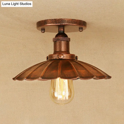 DecorBites™ Lámpara de techo semiempotrada con pantalla festoneada de estilo antiguo - Lámpara de hierro de 1 cabezal en color óxido/negro para balcones 