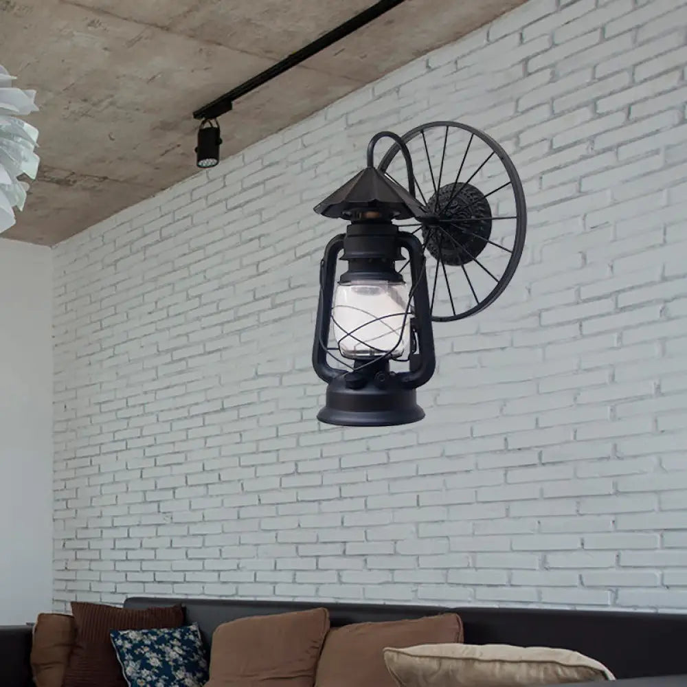 Aplique de pared tipo farol de estilo antiguo y elegante con acabado en negro/bronce – Lámpara de pared de hierro forjado con decoración de rueda.

 (Nota: El título se ha acortado conservando los elementos descriptivos clave y optimizándolo para SEO).