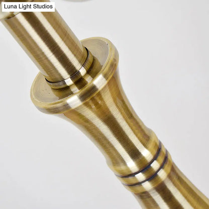 Lámpara de escritorio antigua Tiffany con forma de cúpula - Lámpara de mesa de vitral con diseño de flor azul/libélula/mariposa para dormitorio (2 luces)