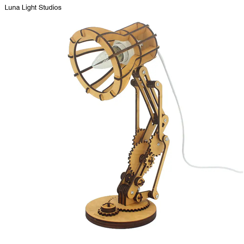 Lámpara de mesa antigua de madera con pantalla cónica - Una luz para estudio