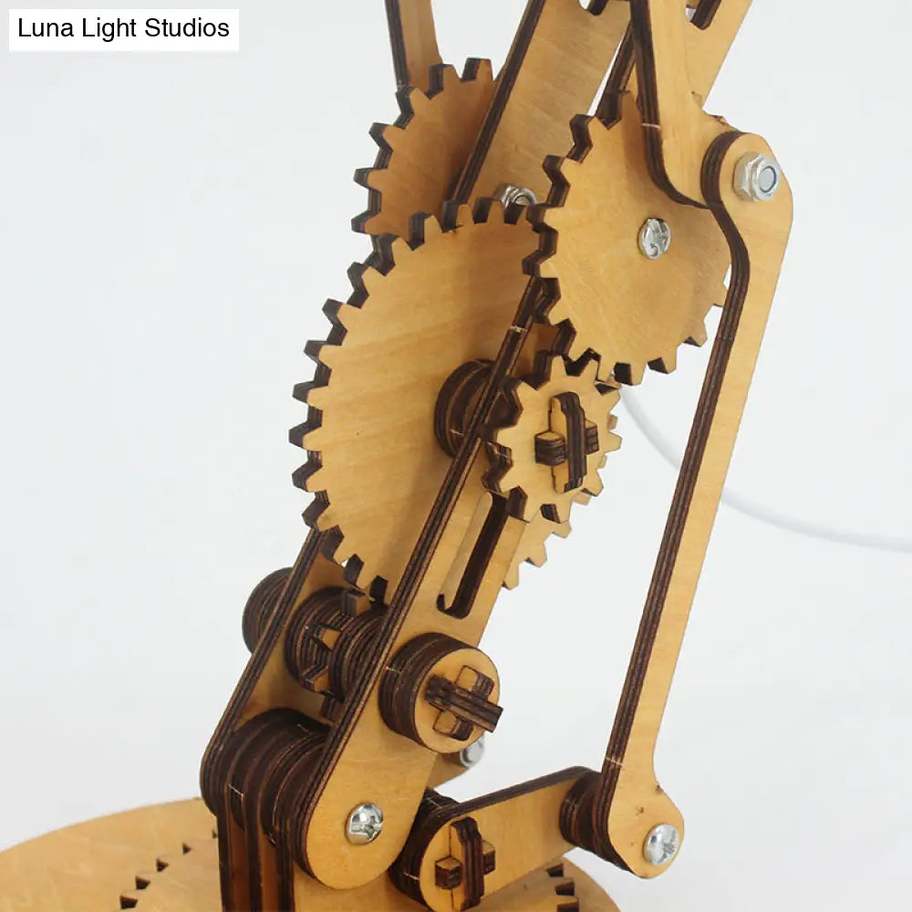 Lámpara de mesa antigua de madera con pantalla cónica - Una luz para estudio