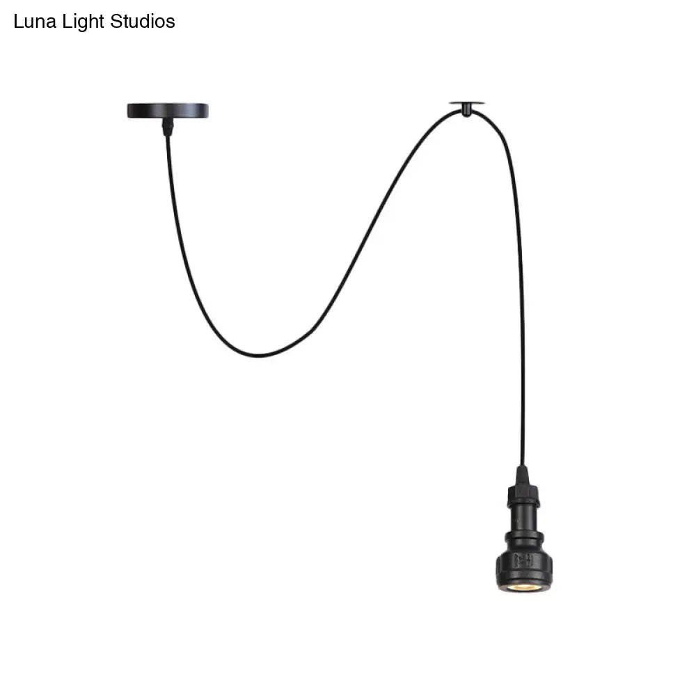 مصباح معلق على شكل أنبوب مياه معدني أسود عتيق للردهة - تصميم رأسي