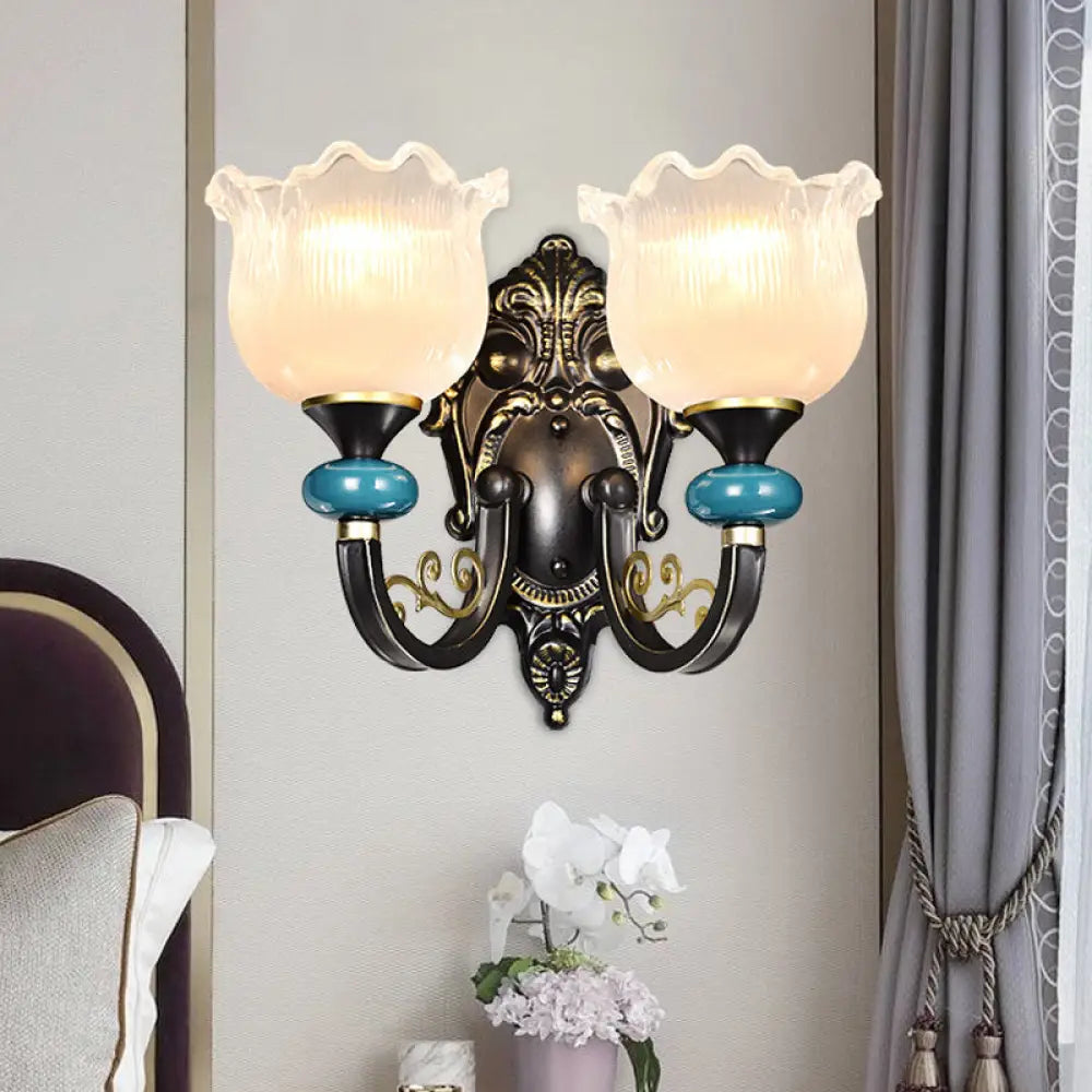 Aplique de pared floral de cristal opalino negro envejecido con diseño acanalado - Lámpara de pared