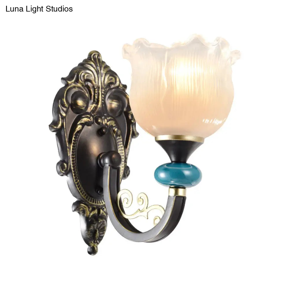 Aplique de pared floral de cristal opalino negro envejecido con diseño acanalado - Lámpara de pared