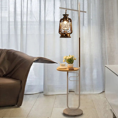 Lámpara de queroseno de cristal transparente envejecido: elegante lámpara de pie LED para salón en blanco y negro.