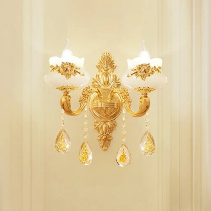 Aplique de pared con acabado dorado de imitación jade envejecido y colgante de cristal - Lámpara de pared para salón