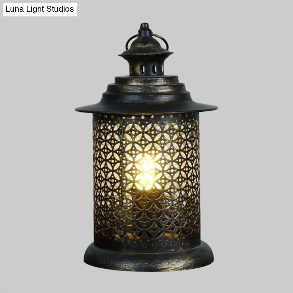 Lámpara de mesa de noche tipo candelabro de metal envejecido en color negro - 1 cabezal, 5"/6.5" de ancho