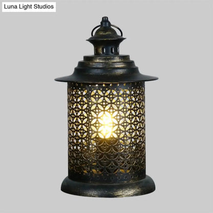 Lámpara de mesa de noche tipo candelabro de metal envejecido en color negro - 1 cabezal, 5"/6.5" de ancho