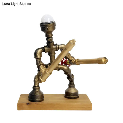 مصباح طاولة حديدي عتيق من طراز Warrior مصنوع من النحاس مع صمام مياه - إضاءة طاولة جانبية