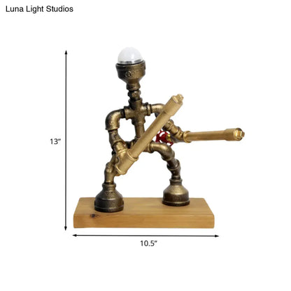 مصباح طاولة حديدي عتيق من طراز Warrior مصنوع من النحاس مع صمام مياه - إضاءة طاولة جانبية