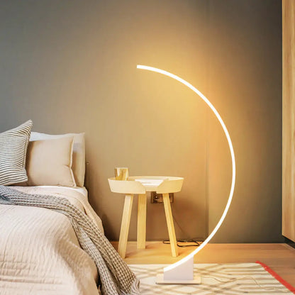 مصباح أرضي LED على شكل مقوس باللون الأبيض لإطلالة بسيطة لغرفة المعيشة المعدنية