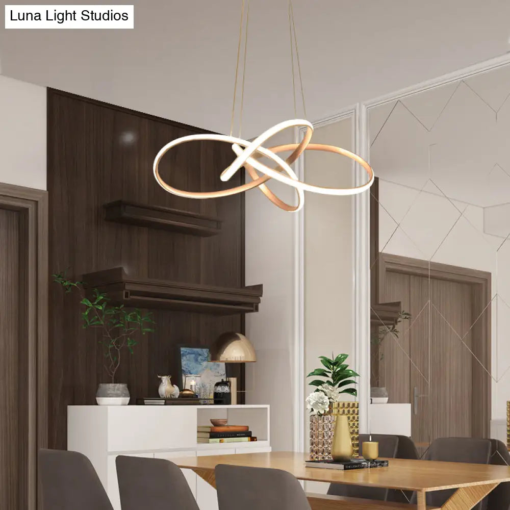 Lámpara de techo LED Art Déco dorada con motivos florales - Elegante lámpara colgante de metal para el comedor