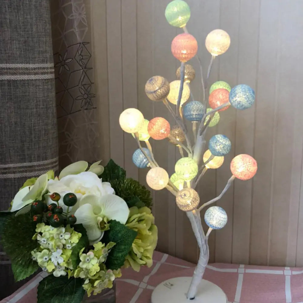 Lámpara de mesa nocturna LED Art Déco con diseño de árbol y bolas de hilo de algodón - Rosa/Azul/Verde