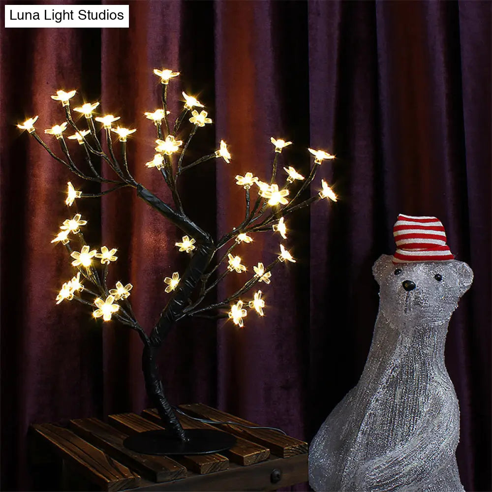 Lámpara de mesilla de noche LED Art Déco con pantalla de plástico en forma de flor de cerezo - Negra