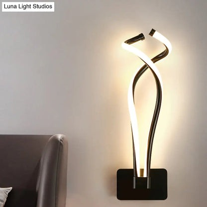 Aplique de pared LED giratorio Art Déco DecorBites™: Edición metálica para iluminación de dormitorio