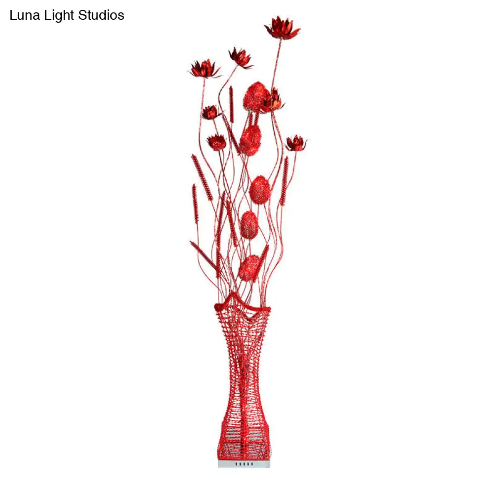 Lámpara de pie LED Art Decor Entwing Branch con base geométrica - Oro/Negro/Rojo