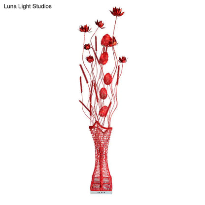 Lámpara de pie LED Art Decor Entwing Branch con base geométrica - Oro/Negro/Rojo