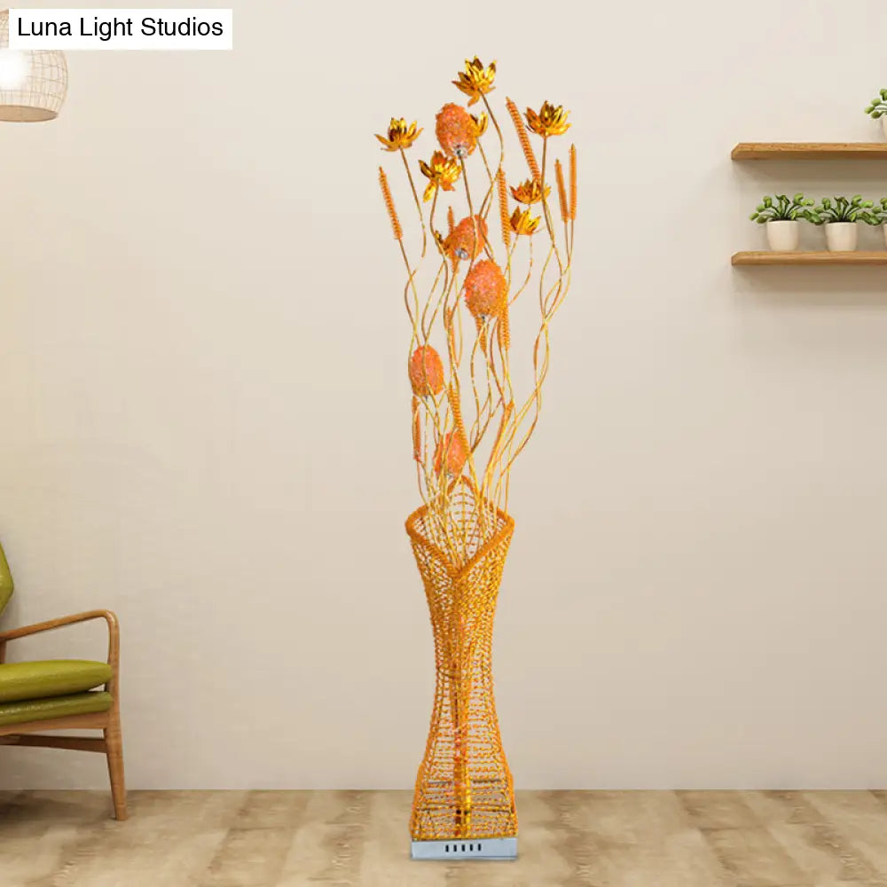 Lámpara de pie LED Art Decor Entwing Branch con base geométrica - Oro/Negro/Rojo