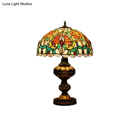 Lámpara de escritorio victoriana de cristal artístico con pantalla en forma de cuenco color beige/naranja - Elegante iluminación de mesa de noche con forma de flor