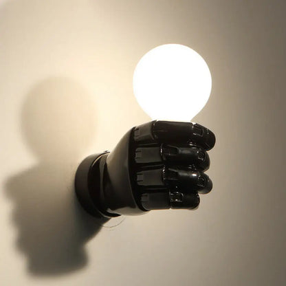 Lámpara de pared artística con forma de puño de resina: Iluminación de pared única con 1 bombilla, perfecta para restaurantes.