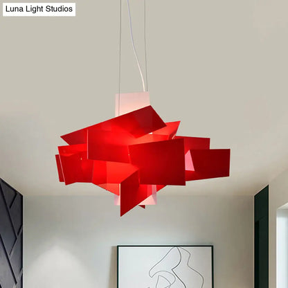 Lámpara de techo colgante Artistry Spliced ​​Acrylic Drop en blanco/rojo - 2 bombillas, diseño de iluminación múltiple para sala de estar
