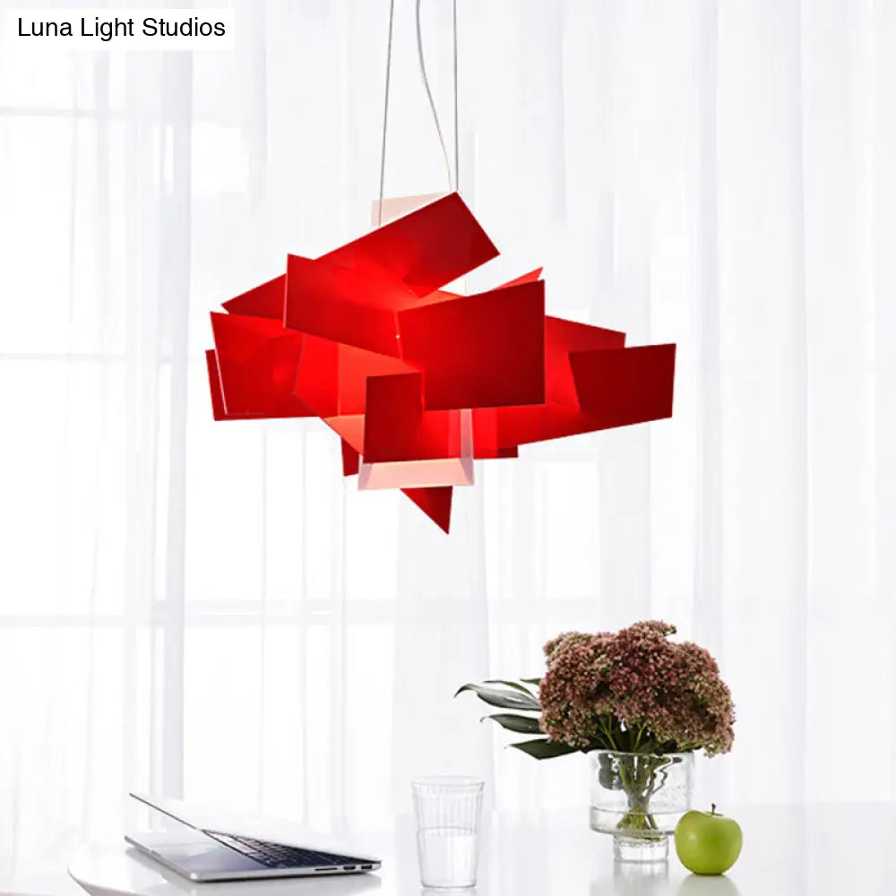 Lámpara de techo colgante Artistry Spliced ​​Acrylic Drop en blanco/rojo - 2 bombillas, diseño de iluminación múltiple para sala de estar