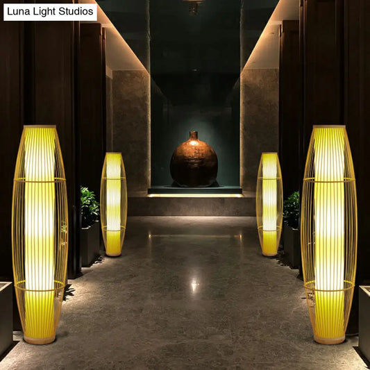 مصباح أرضي من الخيزران الآسيوي بثلاثة رؤوس خشبية لغرفة المعيشة