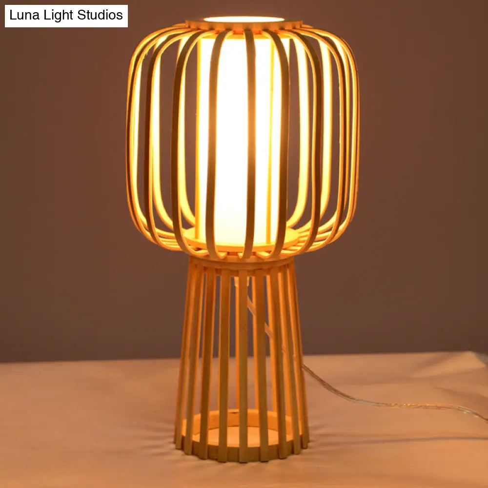 مصباح مكتب خشبي من خشب الخيزران من Asia Drum: مصباح مكتب خشبي مع غطاء داخلي أبيض من ورق البرشمان