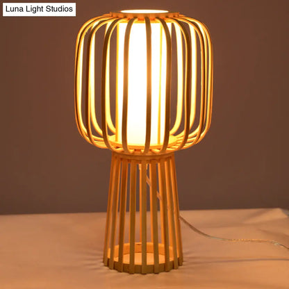 مصباح مكتب خشبي من خشب الخيزران من Asia Drum: مصباح مكتب خشبي مع غطاء داخلي أبيض من ورق البرشمان