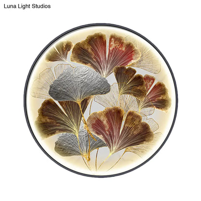 Aplique de pared Asia LED con forma de hoja de ginkgo en dorado con pantalla metálica