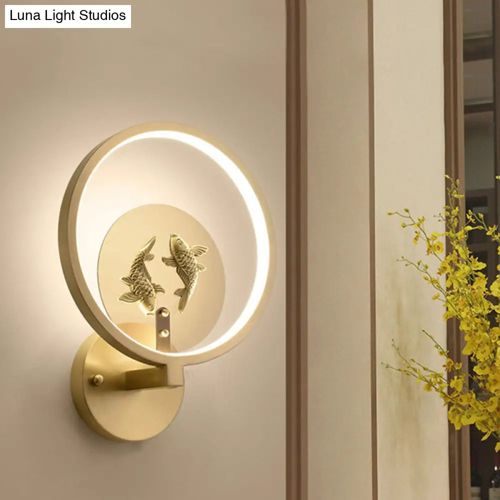 Lámpara mural LED de latón estilo asiático con doble pez: Iluminación metálica para montaje en pared