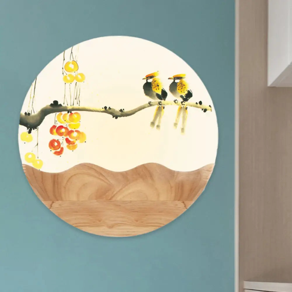 Lámpara de pared LED de estilo asiático con mural de madera y patrón de montaña/rama