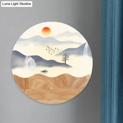 Lámpara de pared LED de estilo asiático con mural de madera y patrón de montaña/rama