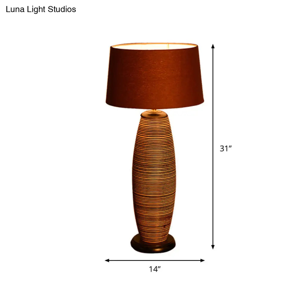 Lámpara de mesa Asia Wood con luz nocturna, forma de capullo de café y pantalla de tela marrón