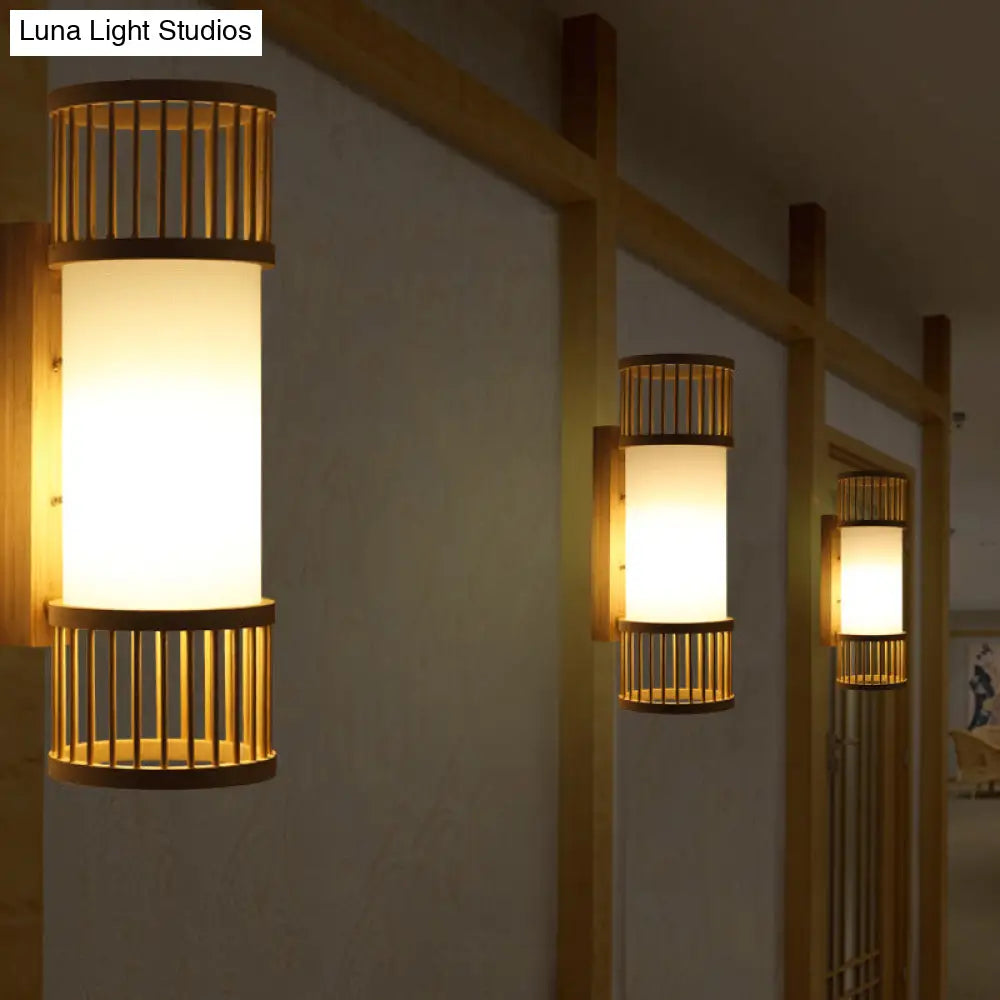 Aplique de pared DecorBites™ con pantalla cilíndrica de bambú asiático en color beige - Elegante lámpara de pared de 1 cabezal para escaleras