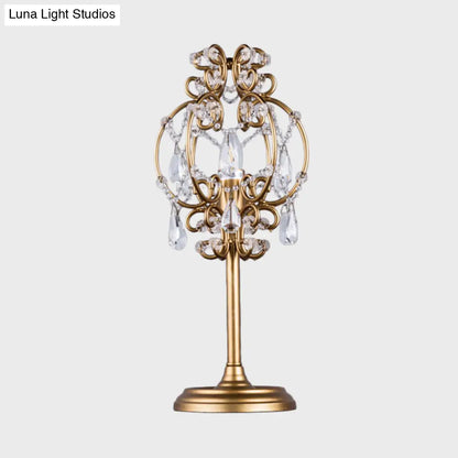 Askella - Lámpara de mesa tipo farol de estilo retro, de metal, con 1 luz, en blanco/dorado con gotas de cristal transparente.