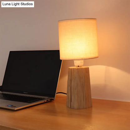 Azmidiske - Lámpara de noche cilíndrica de estilo clásico para dormitorio con pantalla de tela - 1 luz