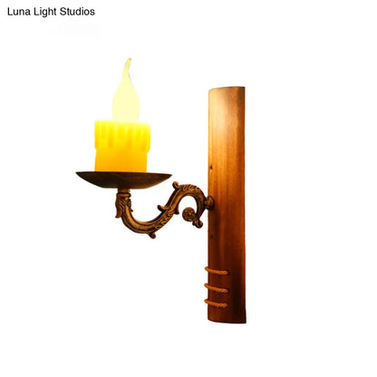 Aplique de pared Bamboo Cottage: Lámpara rectangular marrón de 1 bombilla para salón, incluye vela sin llama